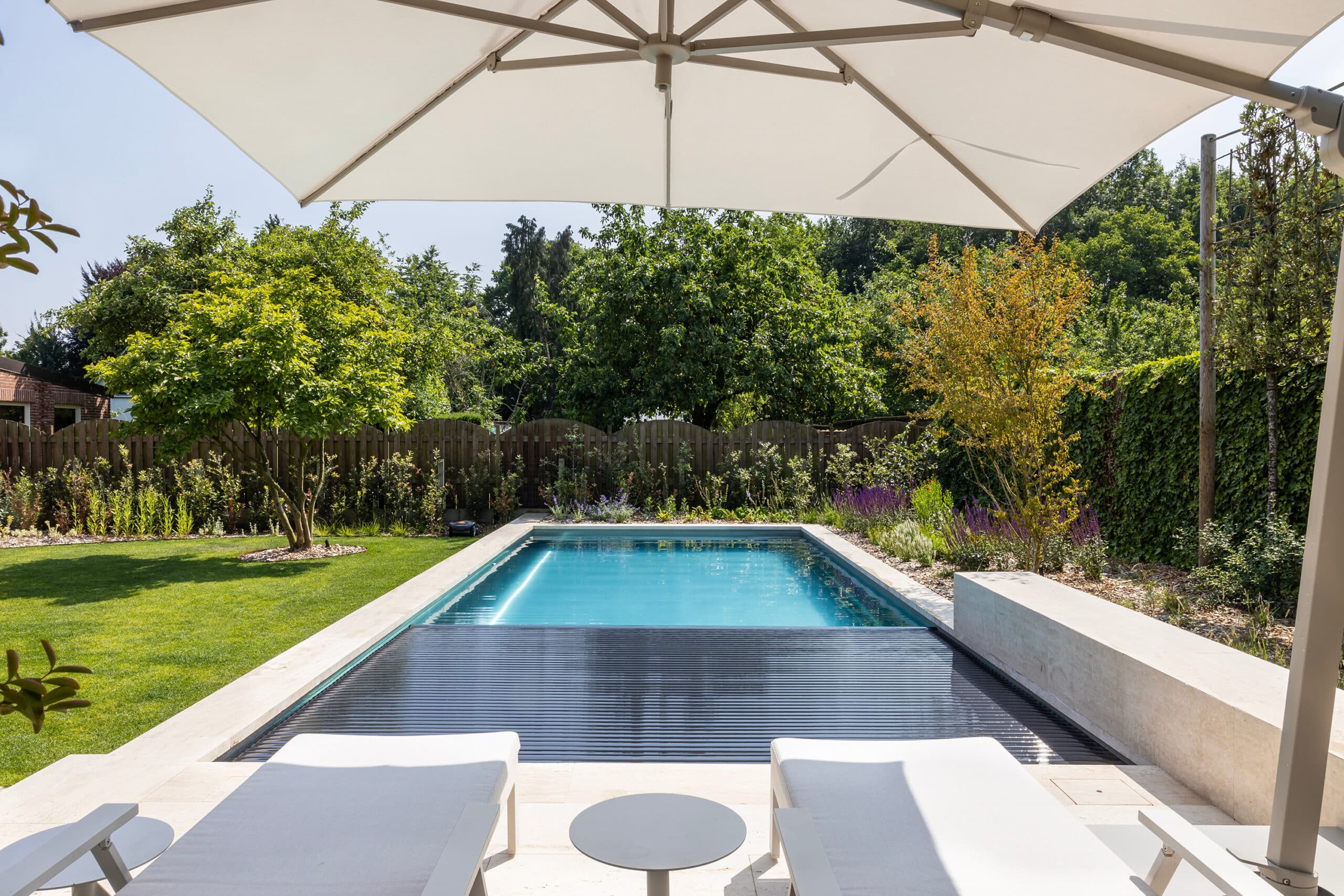 Waarom steeds meer zwembadbouwers voor Pool Cover Systems kiezen 31