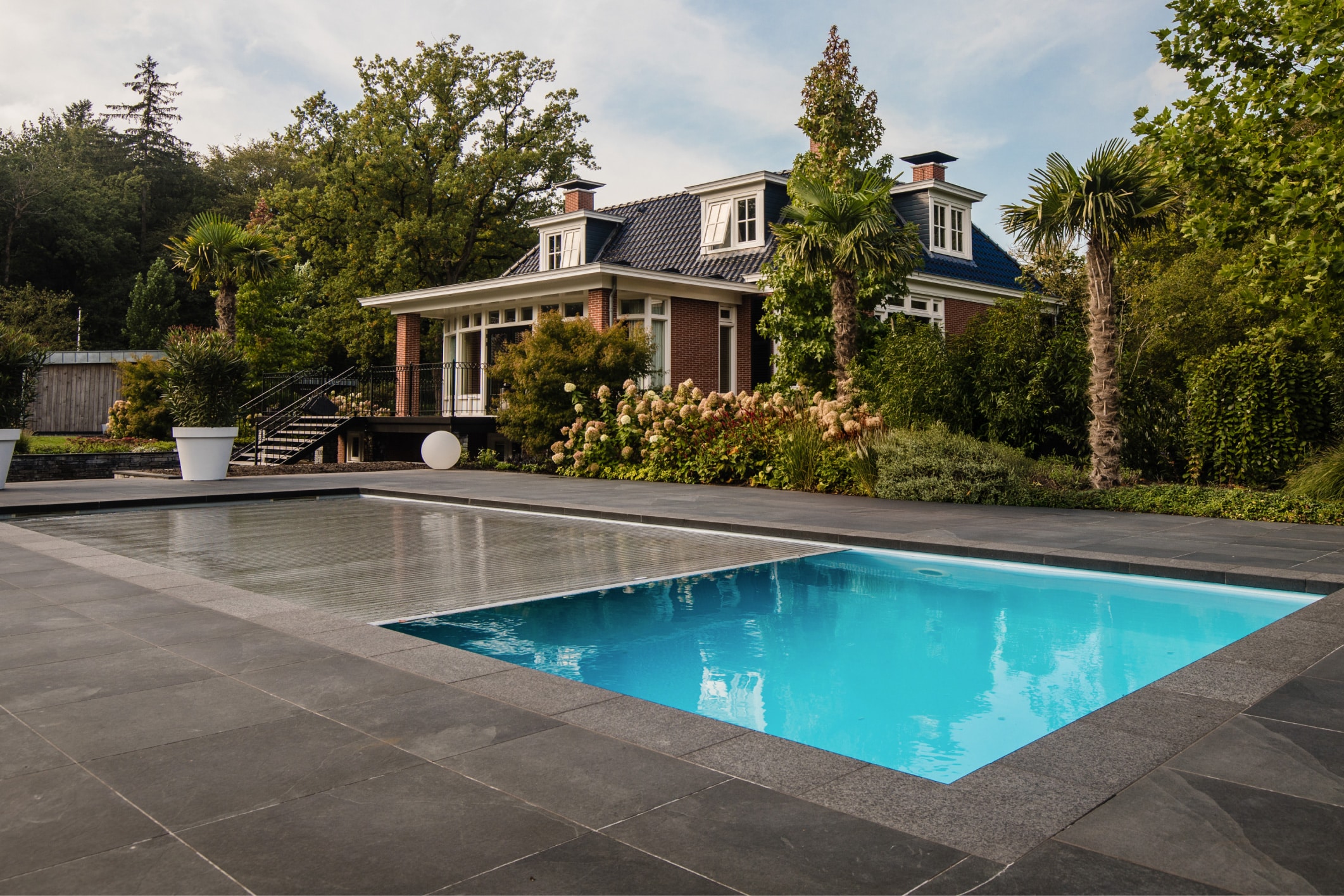 Solline Pool Group zet in op service en topkwaliteit met Soldeck 4