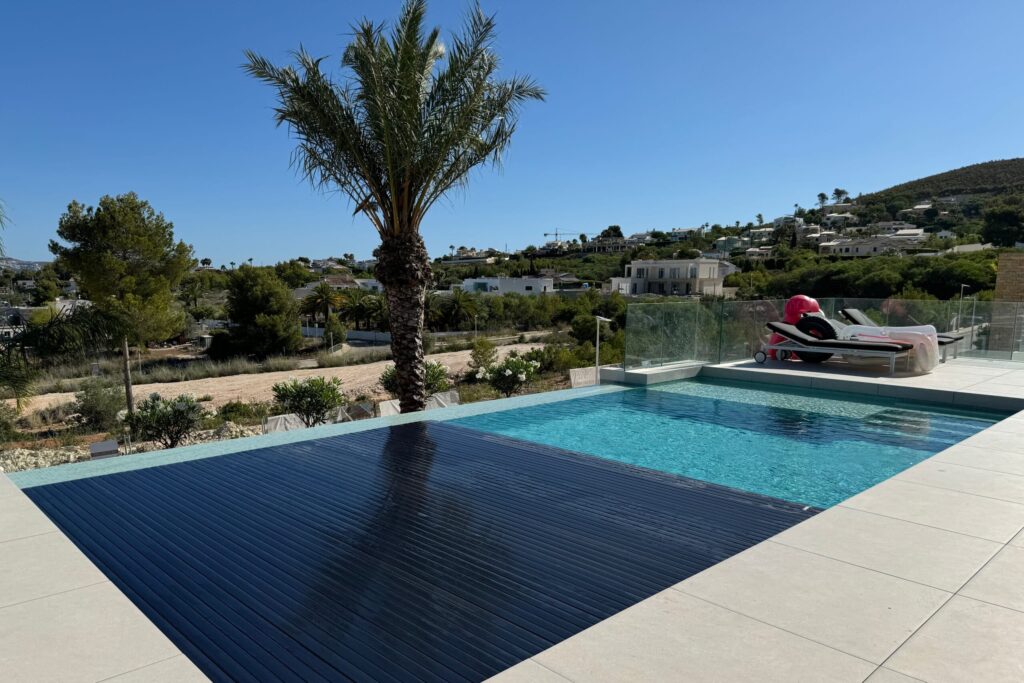 Solline Pool Group zet in op service en topkwaliteit met Soldeck 1